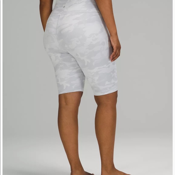 Lululemon White Camo Wunder Under HR Ribbed short 10” - Picture 2 of 6